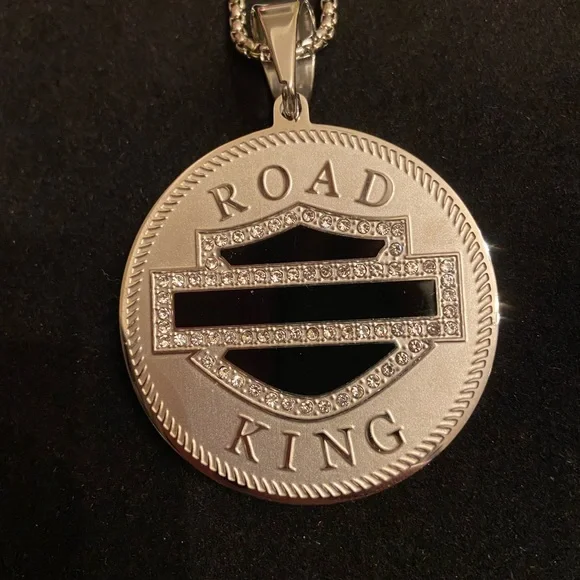 - Road King HD Necklace - Picture 1 of 4